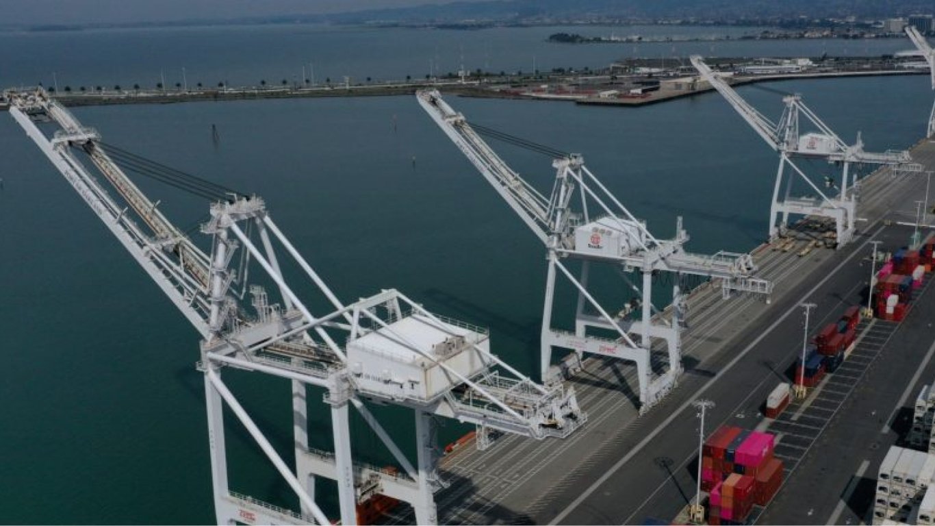 У США підозрюють, що Китай може шпигувати за ними через портові крани