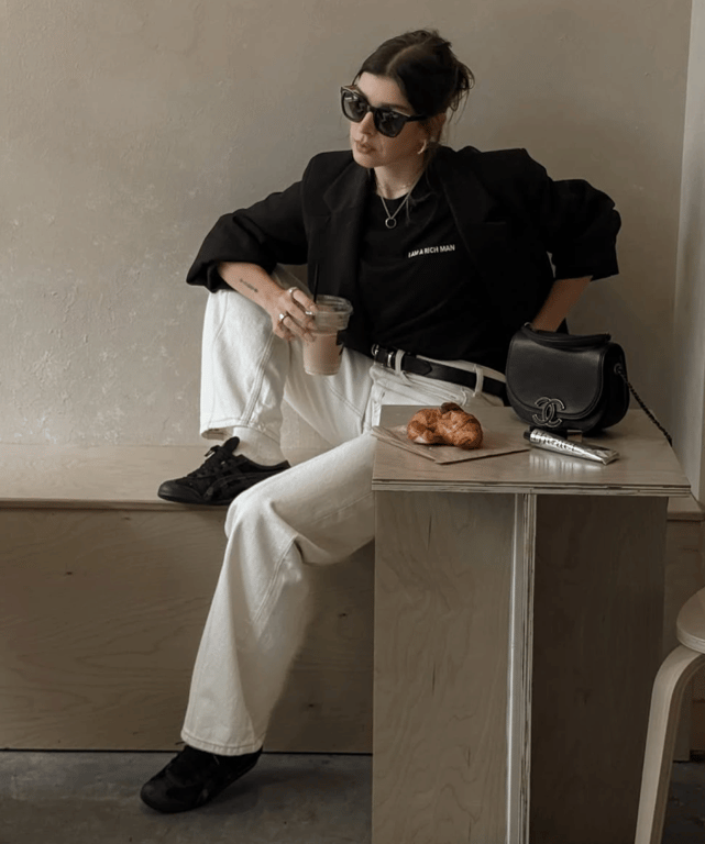 There is a win-win combination of colors in the look