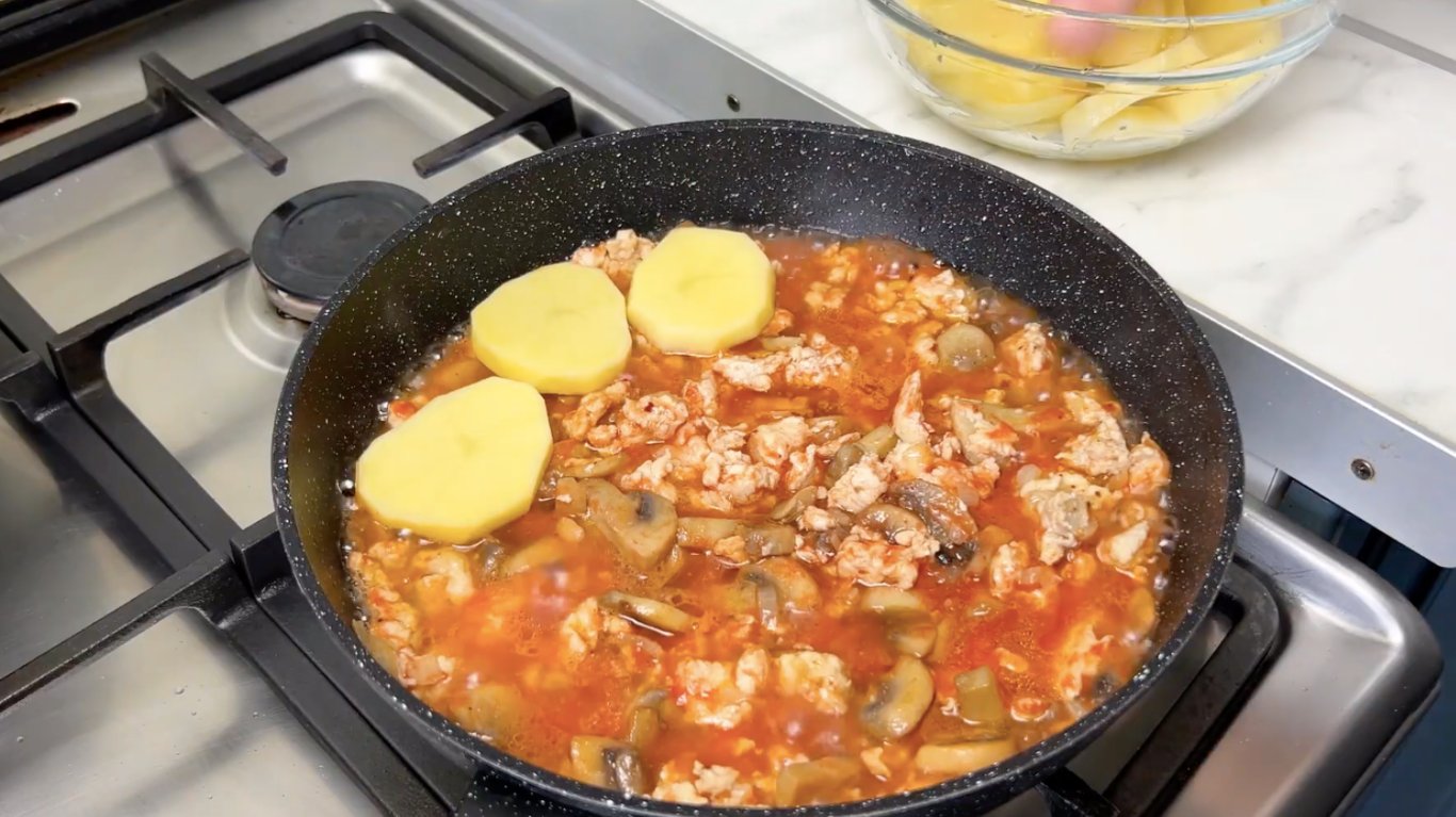 що приготувати з фаршу та картоплі