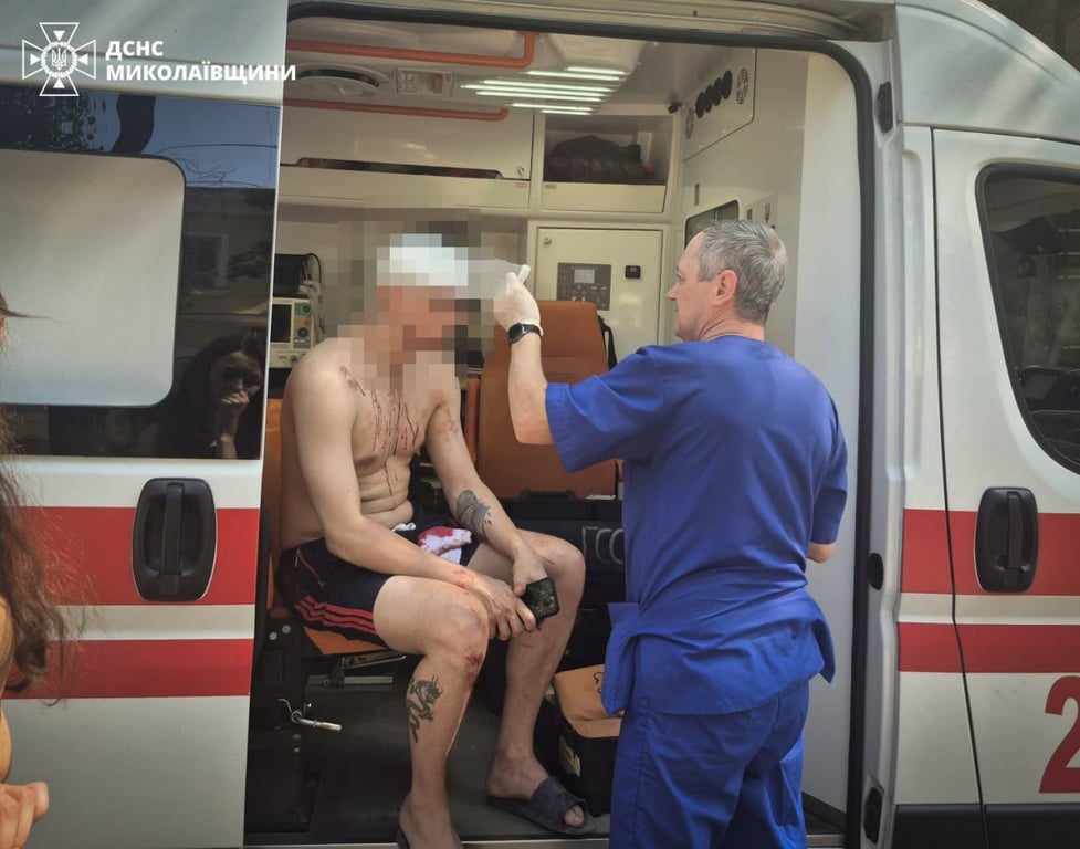 Удар дронами по Миколаєву — є постраждалі й руйнування - фото 3