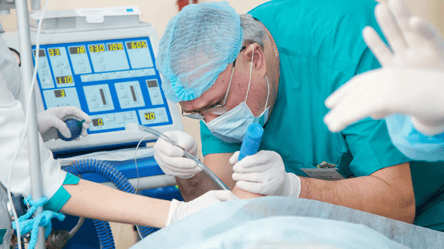 "Азов" пропонує роботу анестезіологам — скільки платять - 285x160