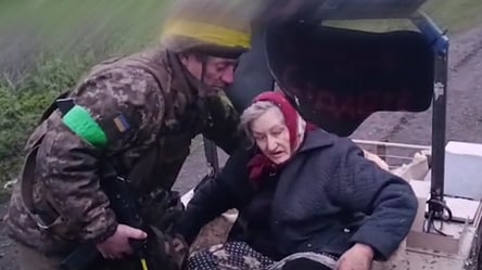 Бойцы 3-го армейского корпуса эвакуировали гражданских с помощью робота - 285x160