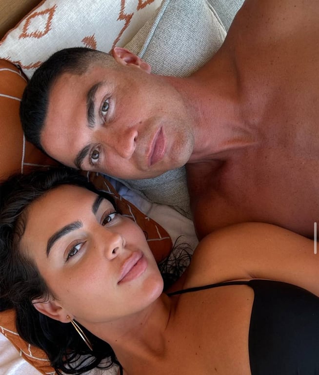 Роналду з Джорджиною вже 9 років