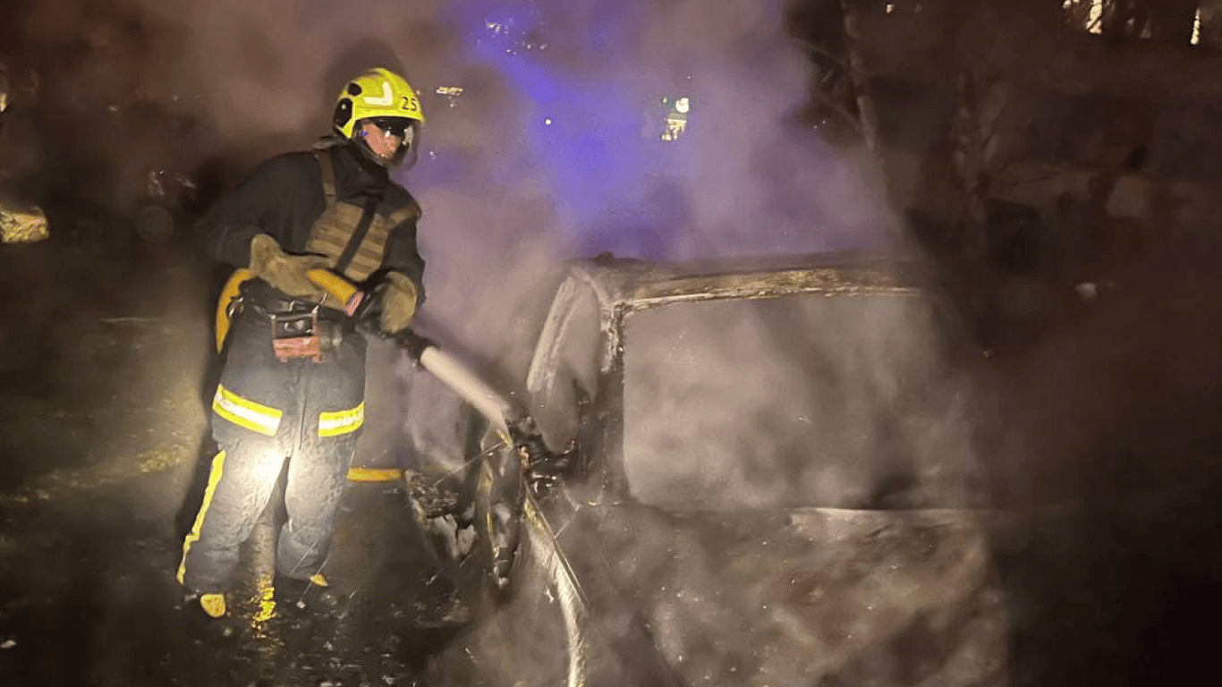 У Києві внаслідок падіння уламків БпЛА загинули двоє людей