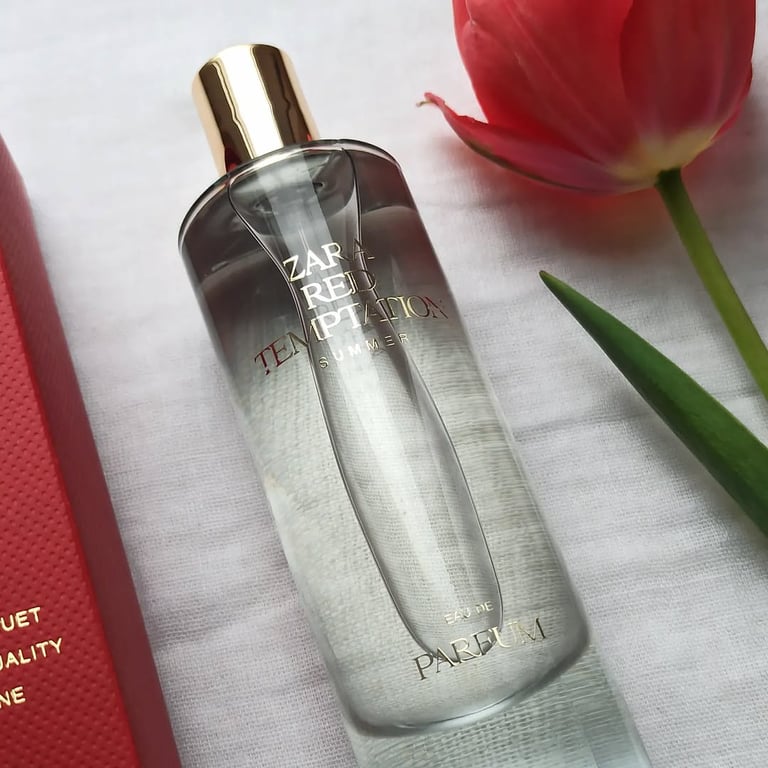 What does Red Temptation Summer perfume smell like