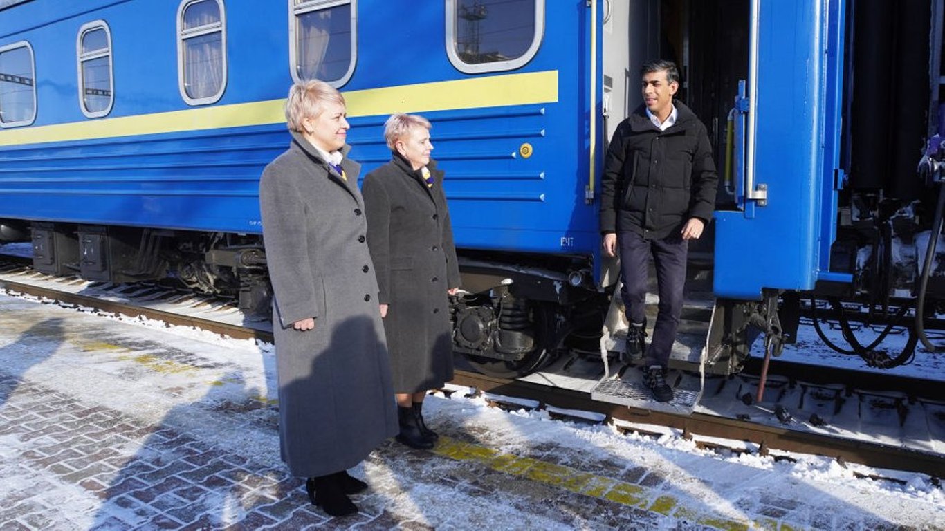 Премьер Великобритании Сунак прибыл в Киев