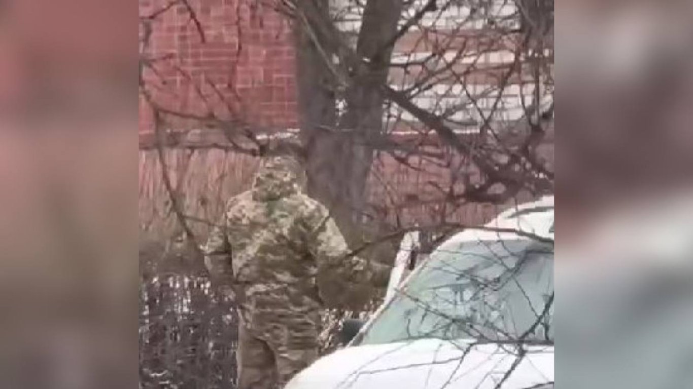 Рейды ТЦК продолжаются — в Харькове военные пытались насильно задержать мужчину