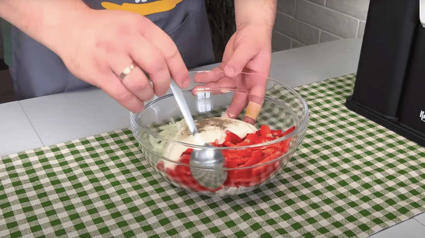 салат з куркою та кукурудзою