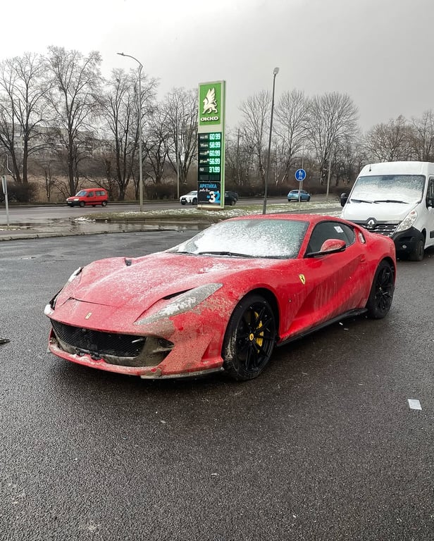 Ferrari 812 Superfast Львов