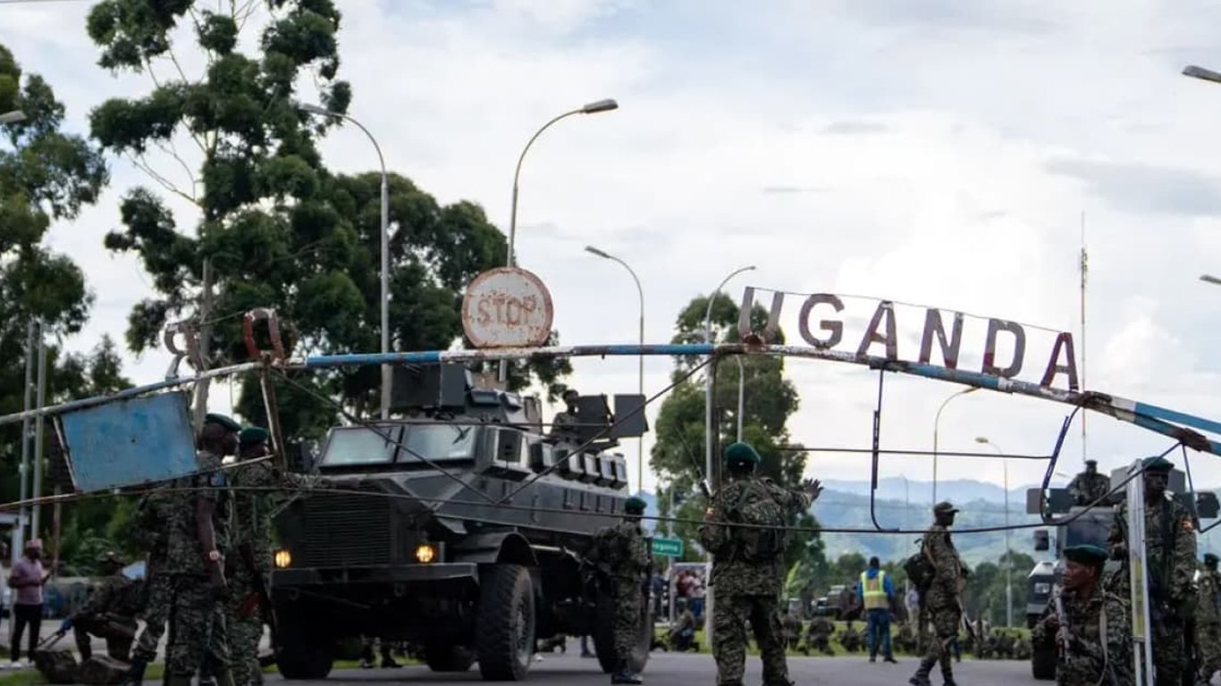 В Уганде боевики напали на школу: погибло более 40 детей