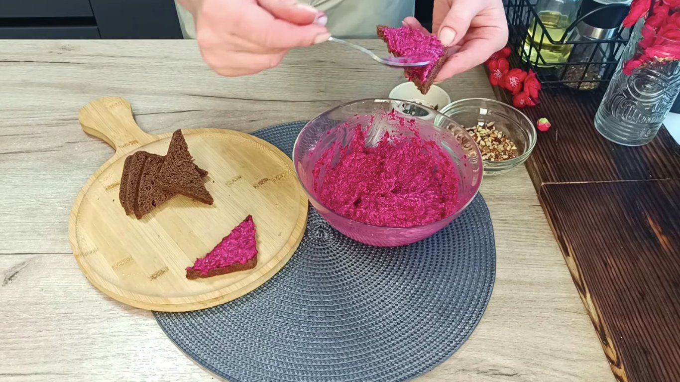 бурякова намазка для бутербродів з крем-сиром