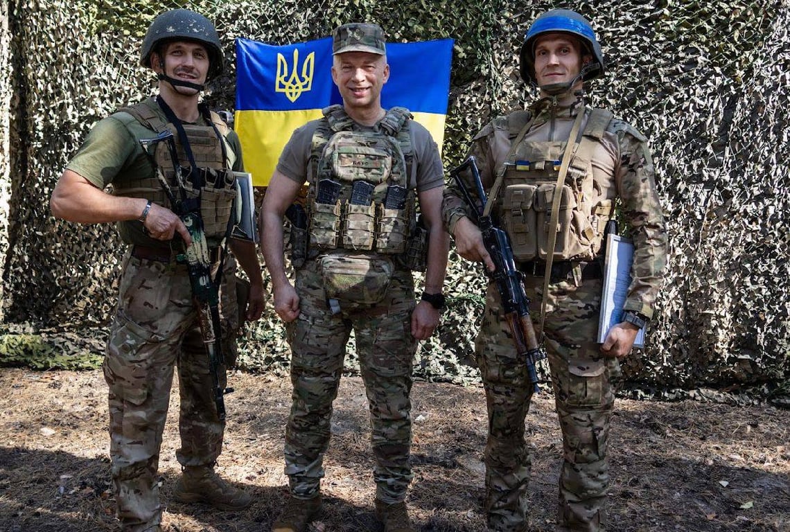 Сирський разом з військовими