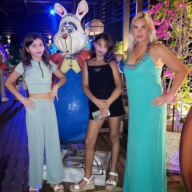 Камалія з дочками влаштувала казкову фотосесією у "країні чудес" - фото 3