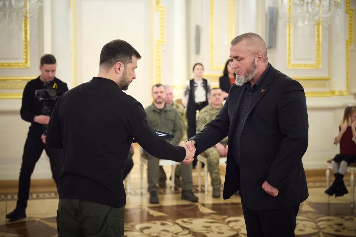 Державні нагороди для українських військових: вручення Президентом