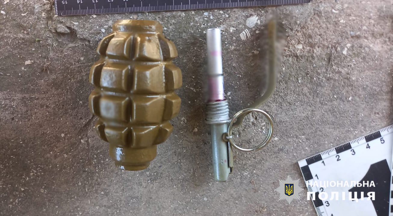 Угрожал жене гранатой из-за развода — в Одесской области задержали шантажистов - фото 1