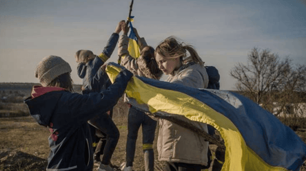 У украинцев омрачилось видение будущего страны — опрос - 285x160
