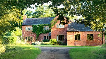 Право собственности — кому принадлежит земля под частным домом - 285x160