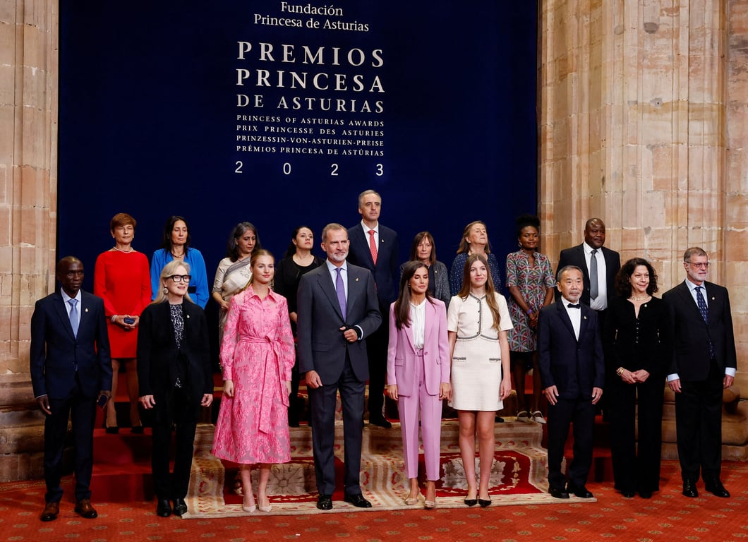Испанская королевская семья с гостями. Фото: Reuters