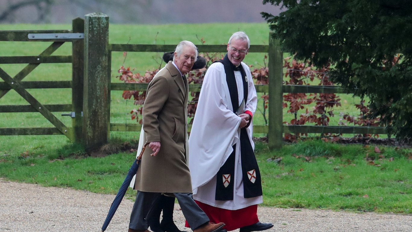 Больного раком короля Чарльза встретили по дороге на церковную службу