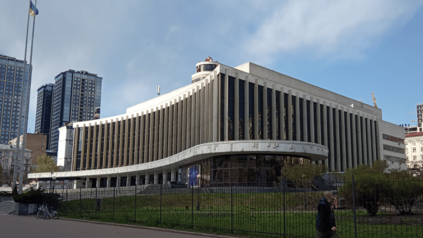 Дворцу "Украина" 56 лет: история главной сцены страны