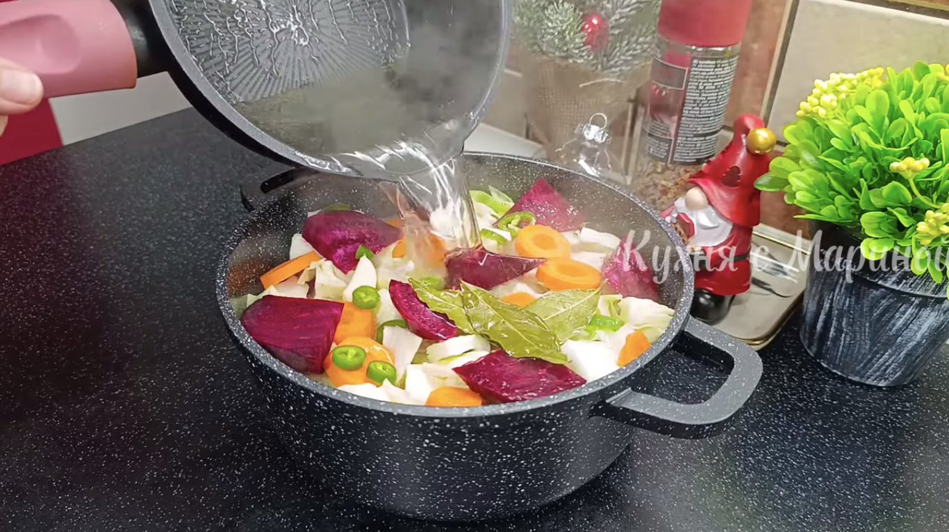 рецепт маринованої капусти з буряком