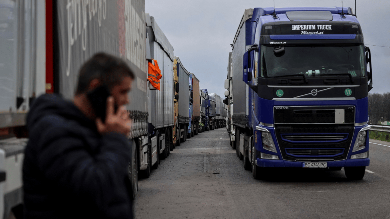 Еврокомиссар по транспорту прокомментировала блокаду польско-украинской границы