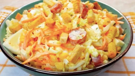 Салат з пекінською капустою та ковбасою — ситний та смачний - 285x160