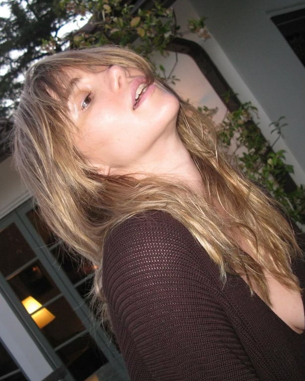 Модель та співачка Сьюкі Вотерхаус на відпочинку