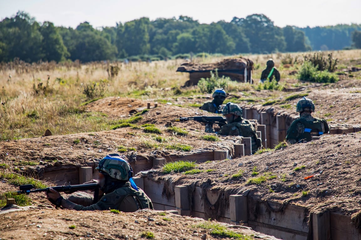 Будущие военные командиры ВСУ проходят обучение в Британии у квалифицированных инструкторов — фото - фото 7