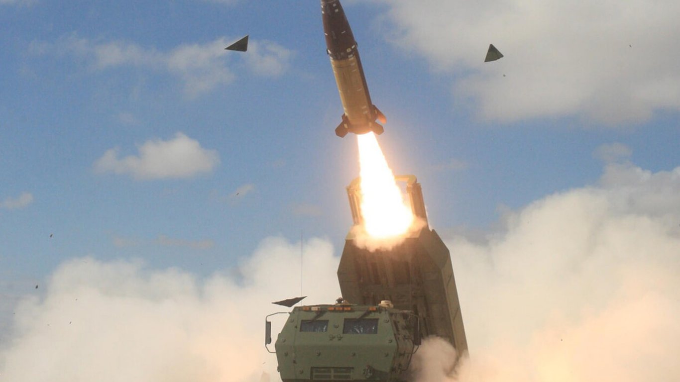 Стало відомо, скільки ракет ATACMS США передали Україні: деталі