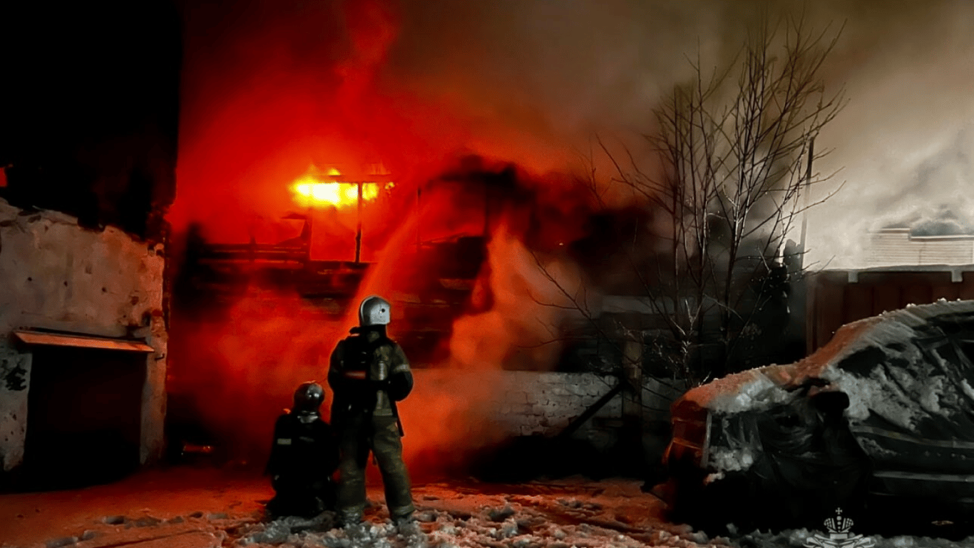 Пожежа в будинку в Бєлгородській області — влада заявила, що здетонували БпЛА