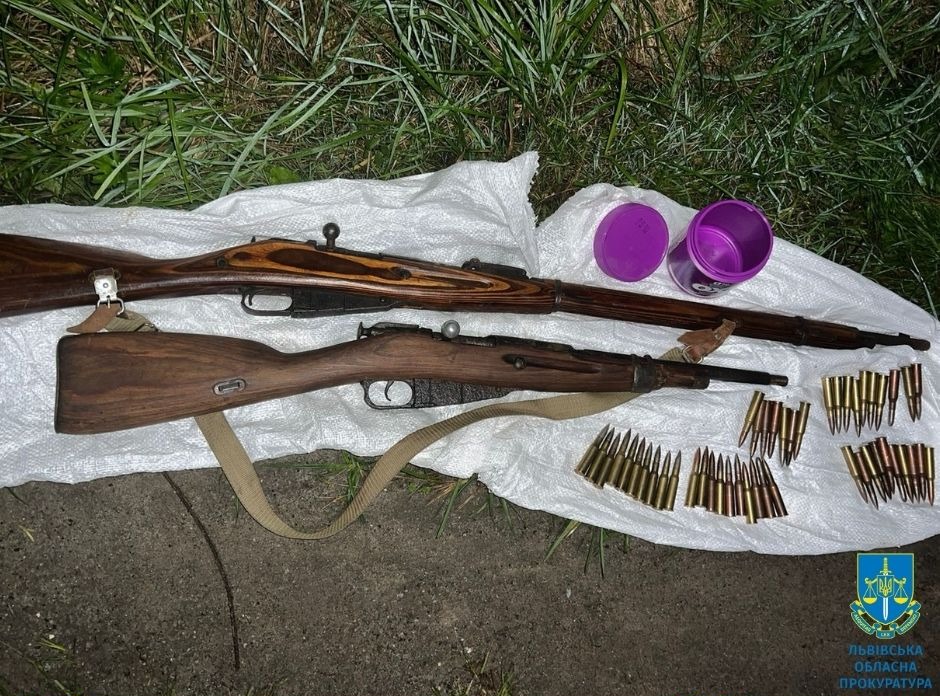 незаконно продавали зброю у Львові