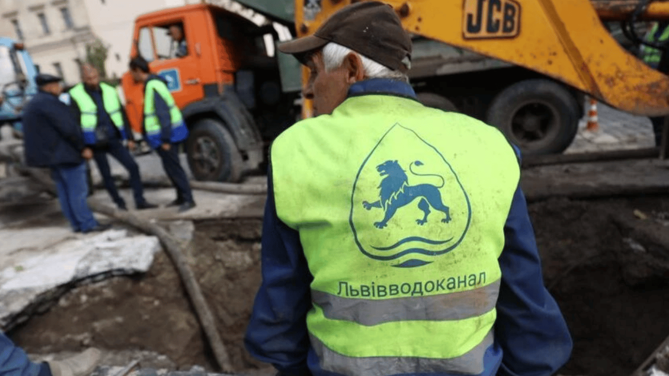 Во Львове произошла авария на водопроводе — когда вернут водоснабжение