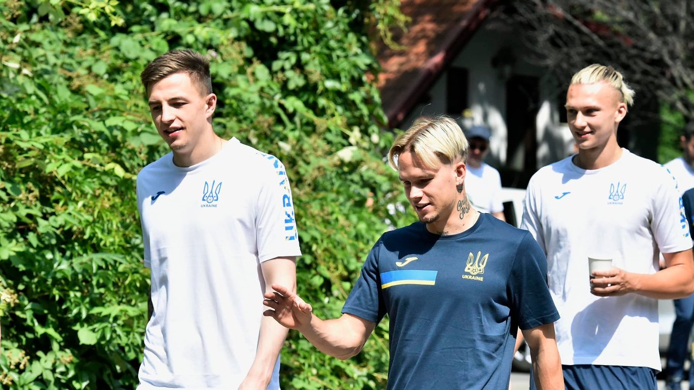 Стартовые составы матча Румыния — Украина: Мудрик и Ванат в запасе