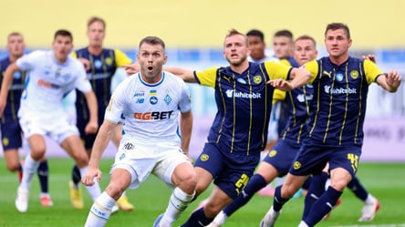 Караваев поссорился с болельщиками Динамо — видео - 285x160