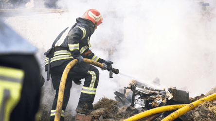 Окупанти влучили дроном біля зупинки у Харкові: поранений водій - 290x166