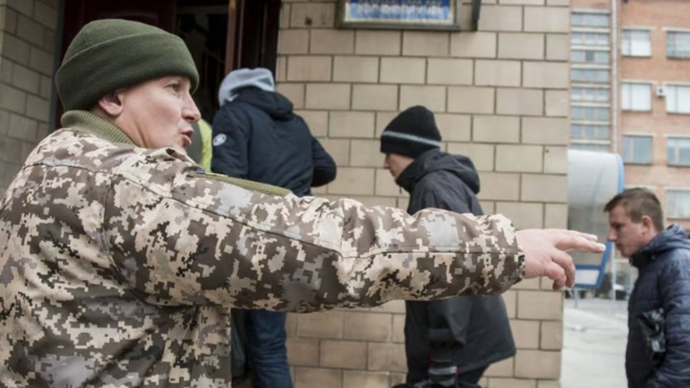 Призовник перерізав вени у військкоматі під Києвом — у ТЦК прокоментували інцидент