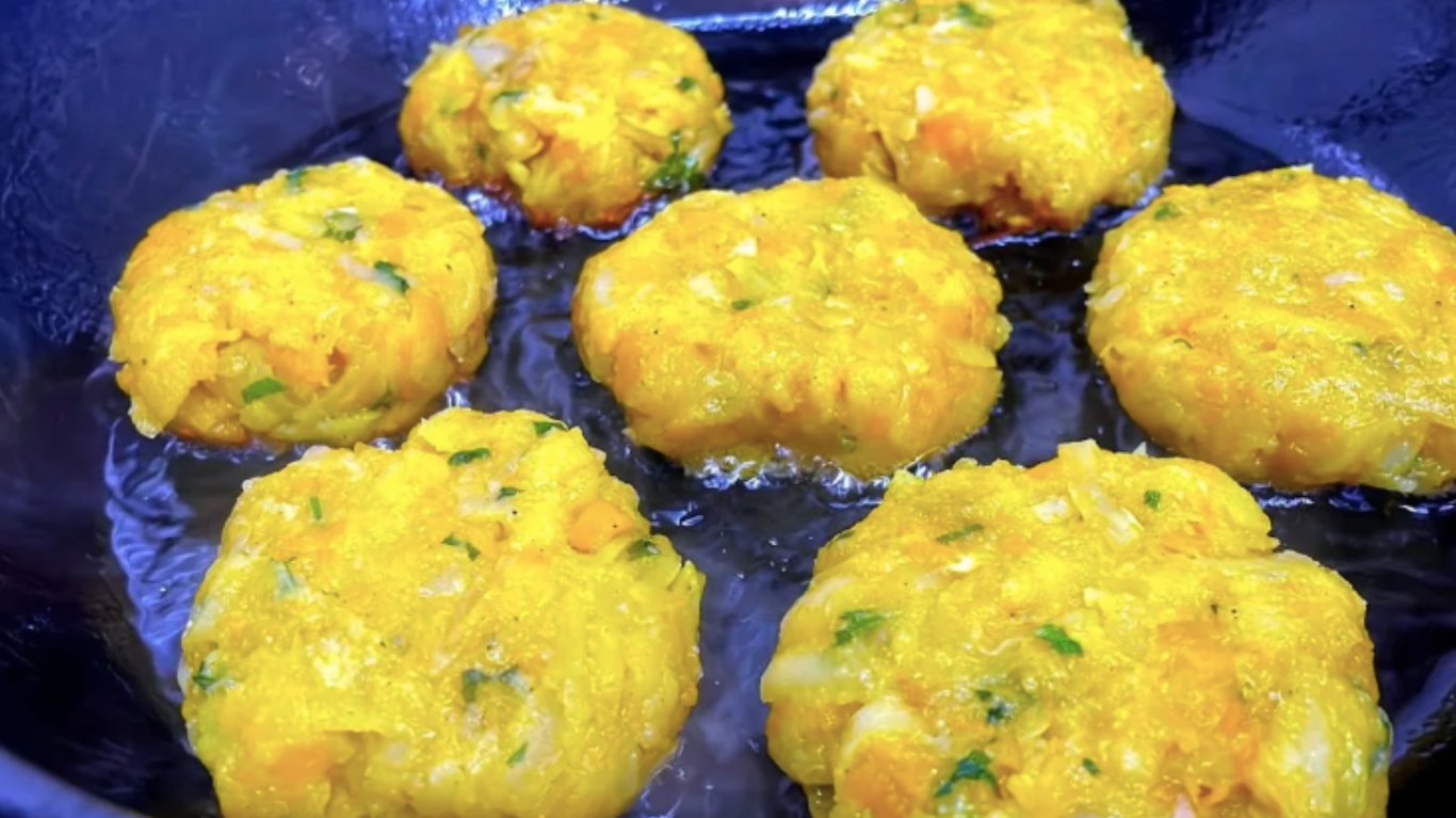 смачні гарбузові оладки на сніданок