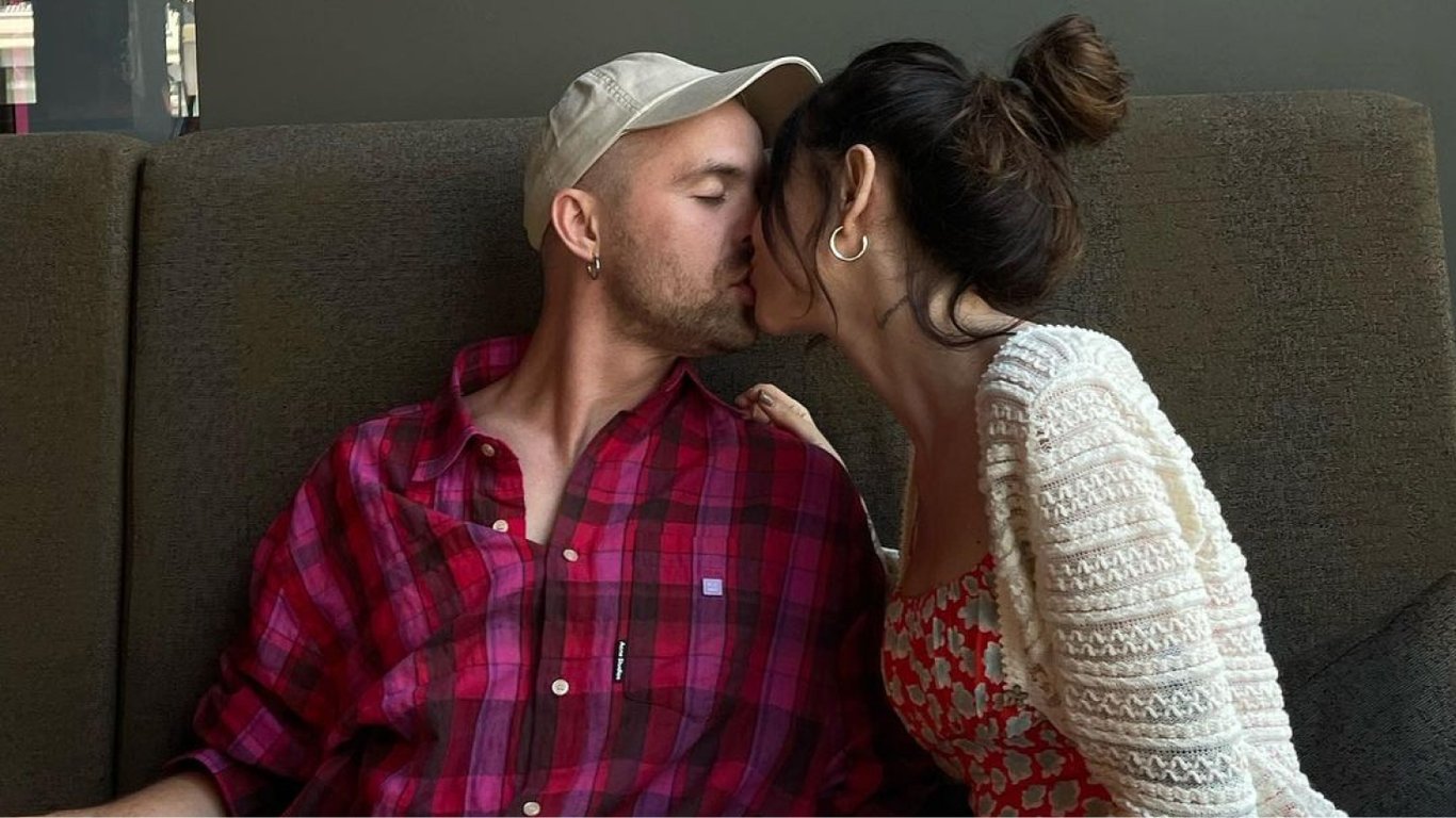 Бойфренд Наді Дорофєєвої ресторатор Міша Кацурін опублікував відверті фото з поцілунками