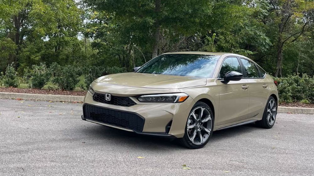Четыре доступных гибридных модели Honda для покупки в 2025 году - фото 2