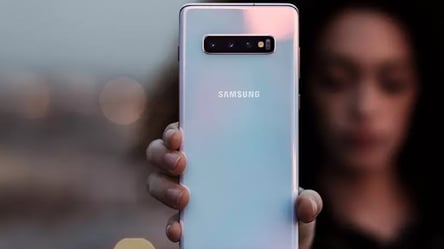 Samsung перестав комплектувати зарядними пристроями бюджетні смартфони - 285x160
