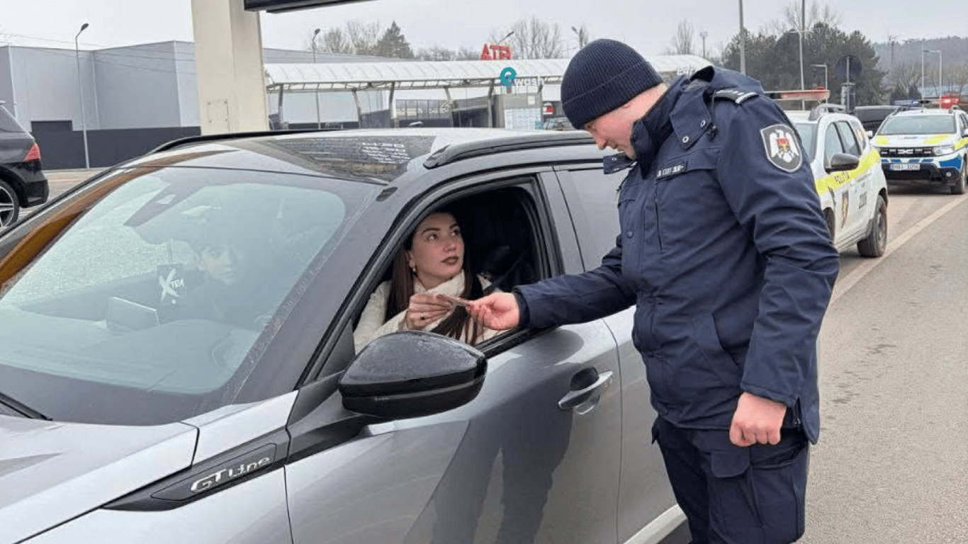 На кордоні Одещини з Румунією перевіряють техогляд