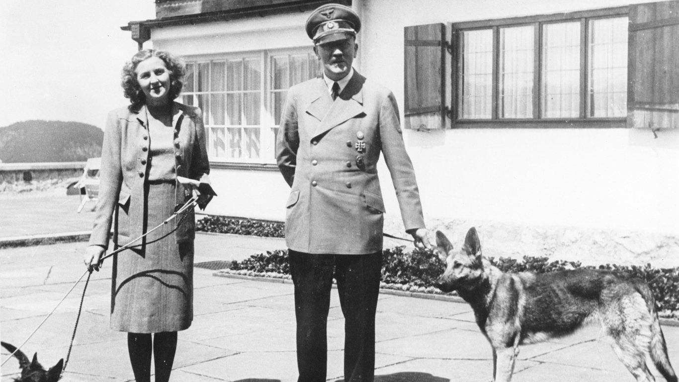На аукцион выставили карандаш, подаренный Евой Браун Адольфу Гитлеру