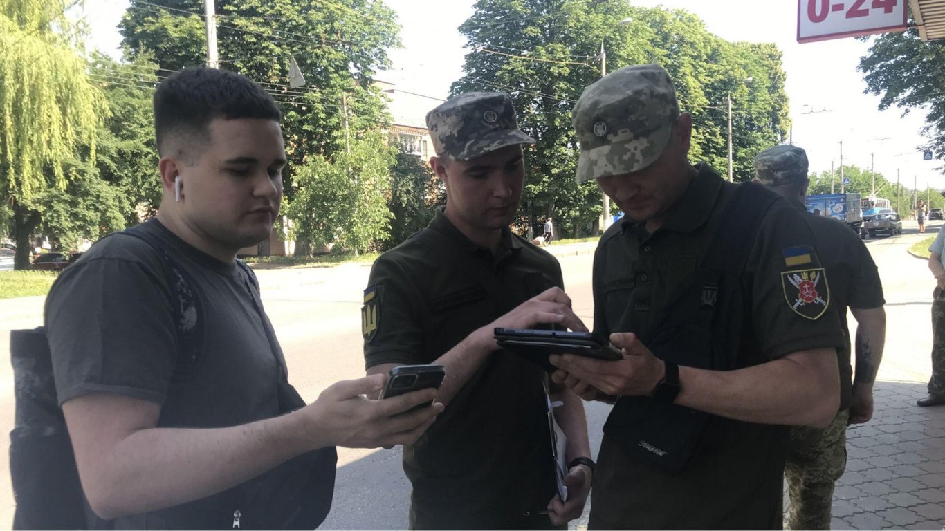 Мобілізація в Україні — які документи мають пред'явити представники ТЦК