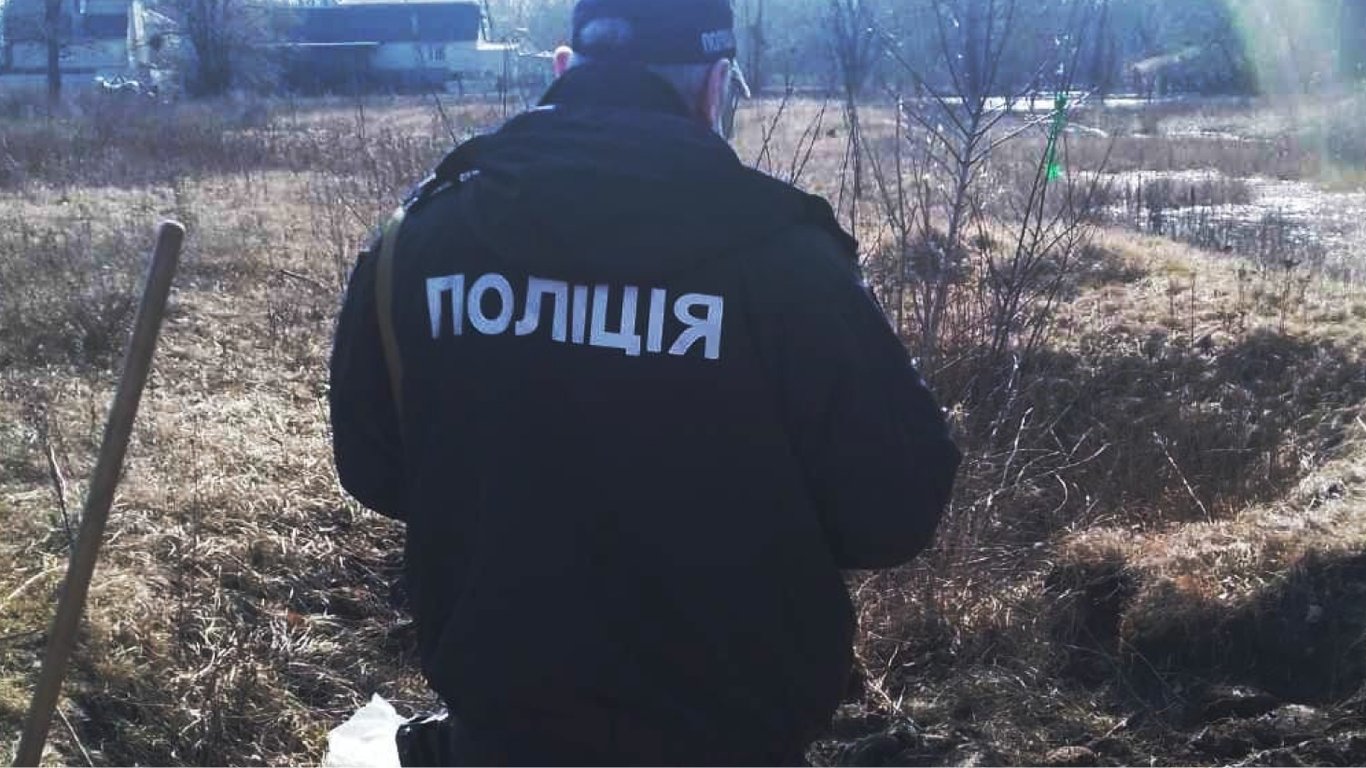 В Харьковской области полиция изъяла тело мужчины, который погиб в результате обстрела рф