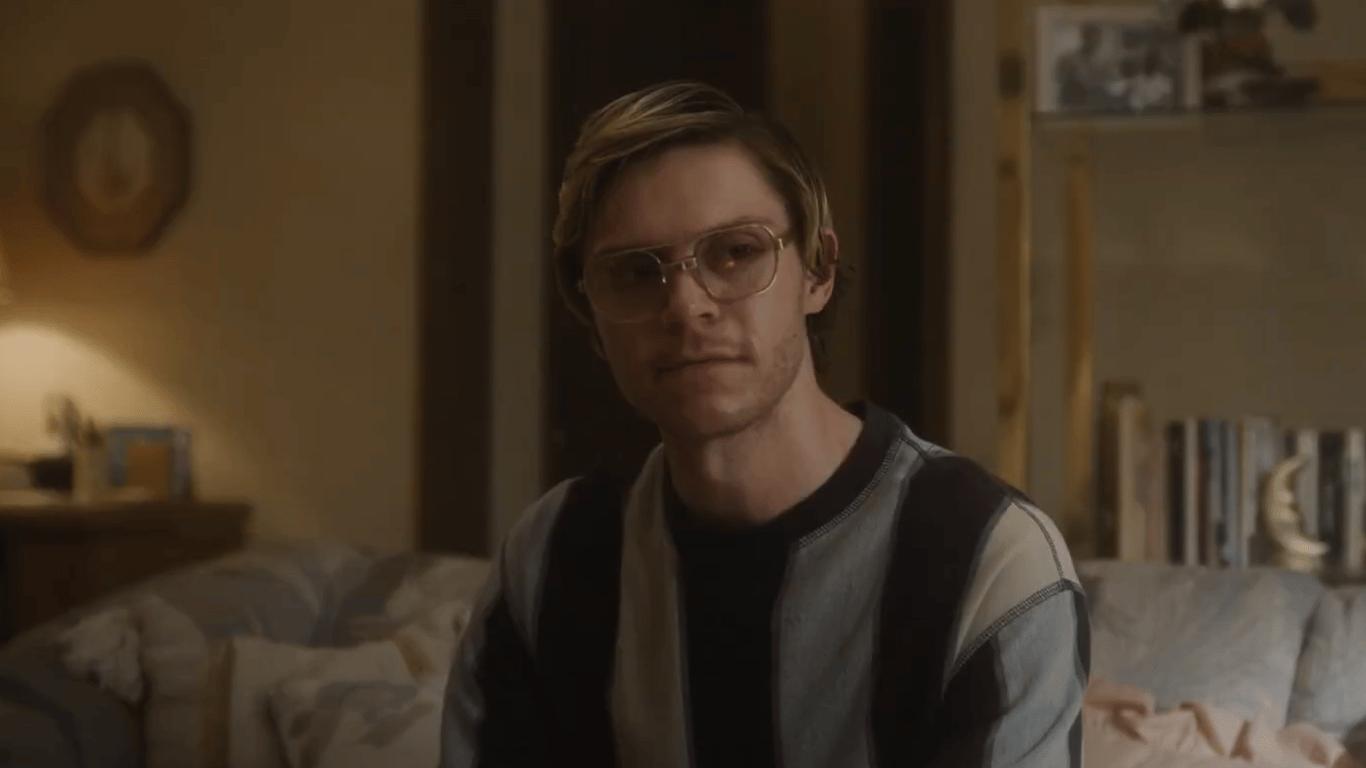 Сериал "Монстр: История Джеффри Дамера"