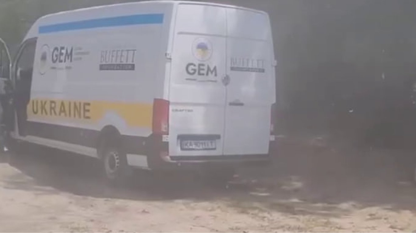Окупанти обстріляли волонтерів, які доставляли допомогу в Херсонську область