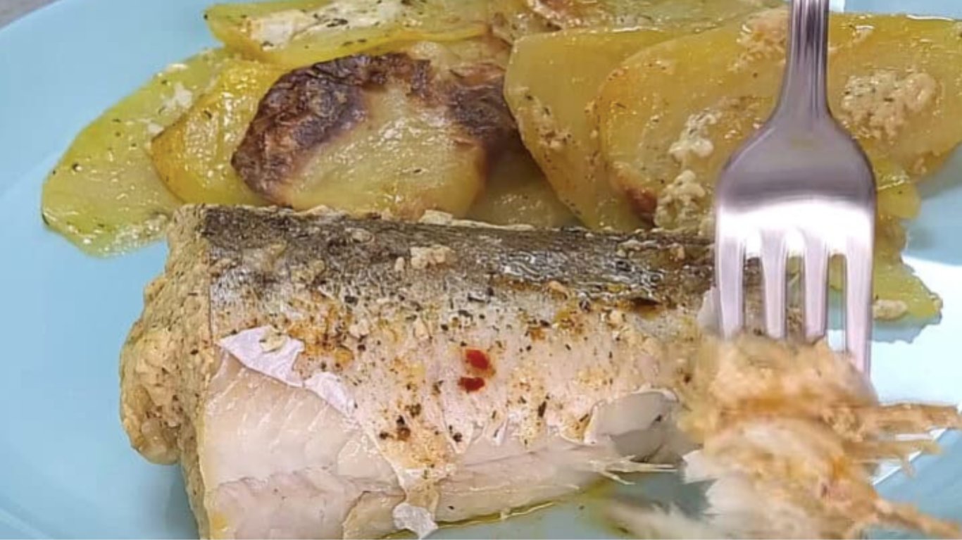 рецепт хека з картоплею в духовці