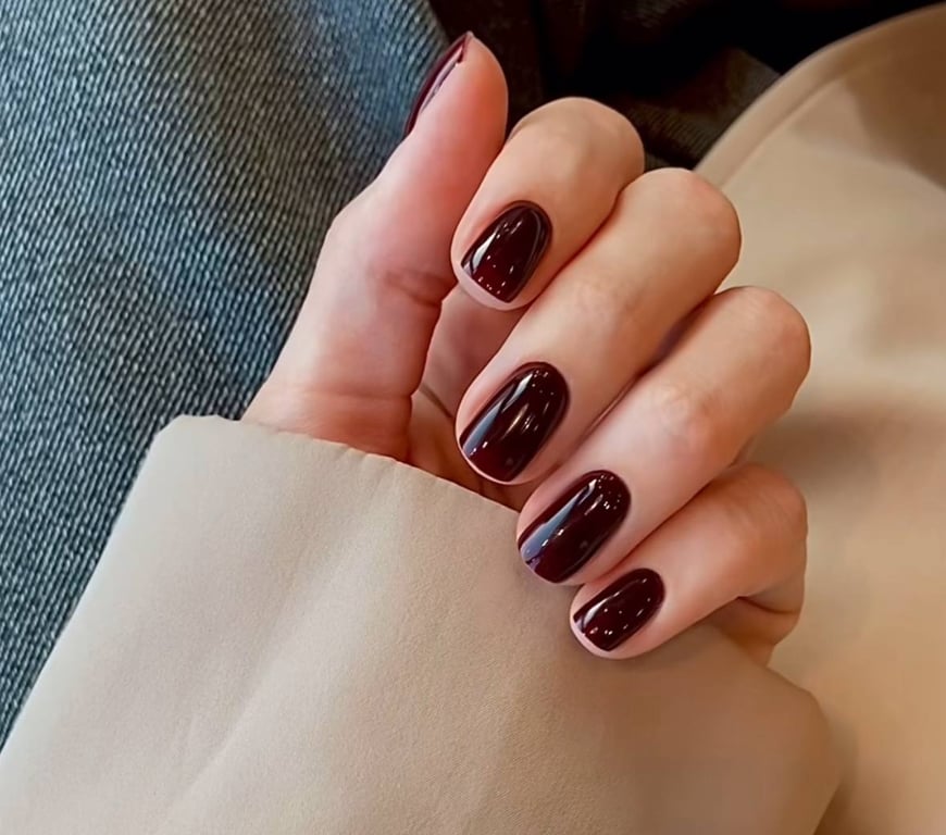 Універсальний колір манікюру, що буде завжди вдалим вибором