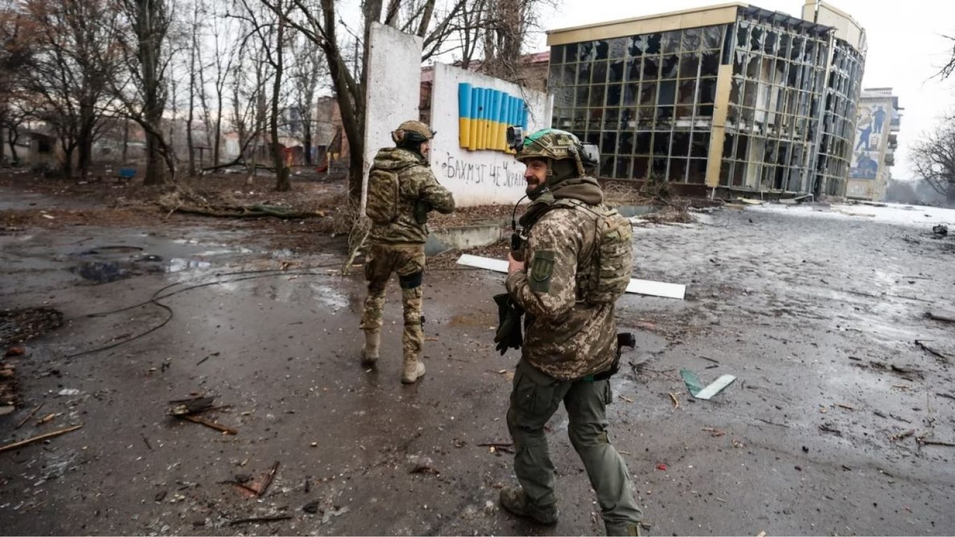 Украинские пограничники показали "дорогу жизни" в Бахмут